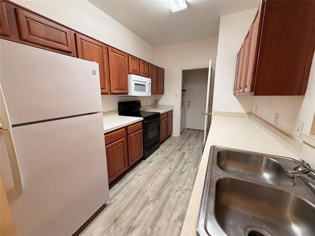 Building Photo - 3501 Cattlebaron Dr