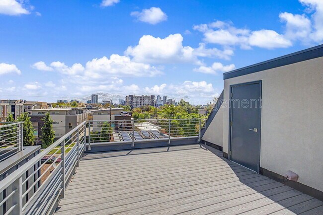 Building Photo - 2708 W 25th Ave