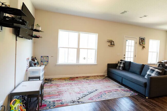 Building Photo - 195 Gambrell Rd