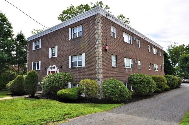 Building Photo - 594 Franklin St