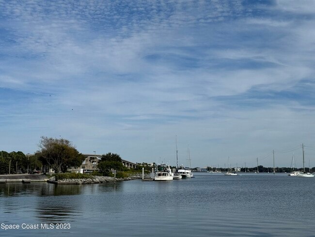 Building Photo - 155 Perth Ave