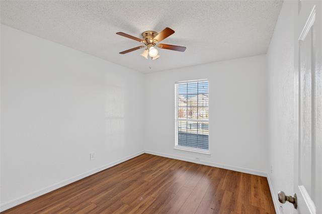 Building Photo - 1302 Silver Maple Dr