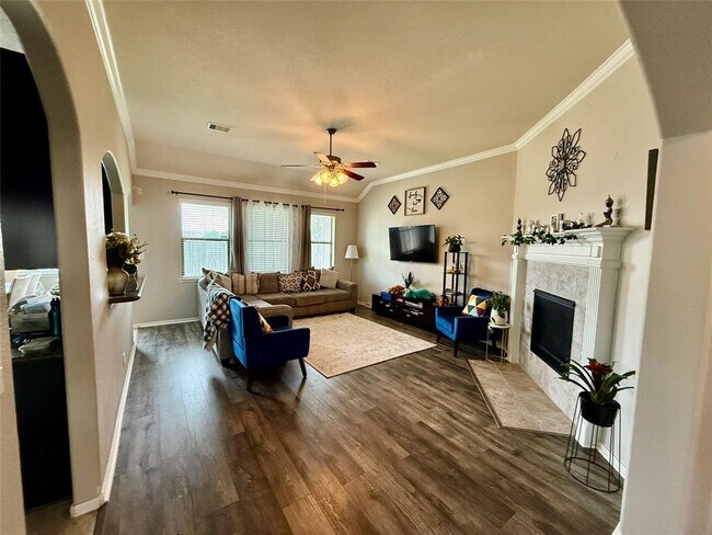 Building Photo - 5531 Drumlin Field Way