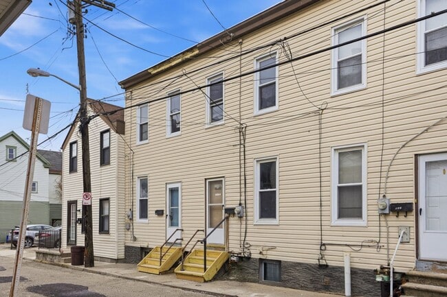 Building Photo - **Private Bloomfield 2BR Retreat – Walk to Liberty Ave, Steps from It All (15224)**