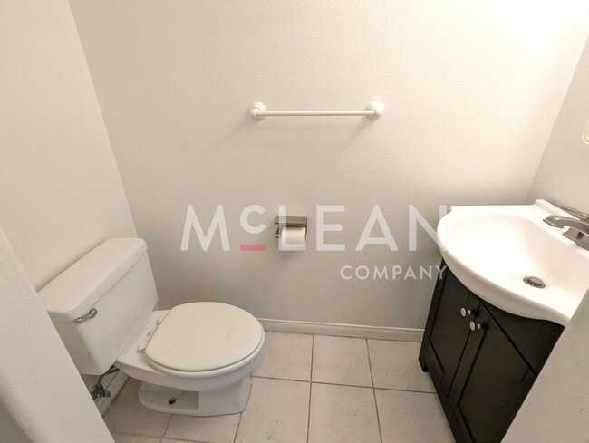 Building Photo - Two-Bedroom Townhome with Garage!