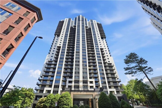Building Photo - 3481 Lakeside Dr NE