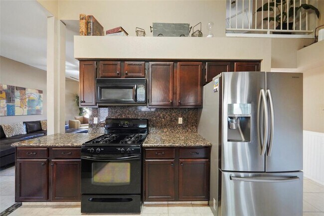 Building Photo - 10035 Red Wolf Ln