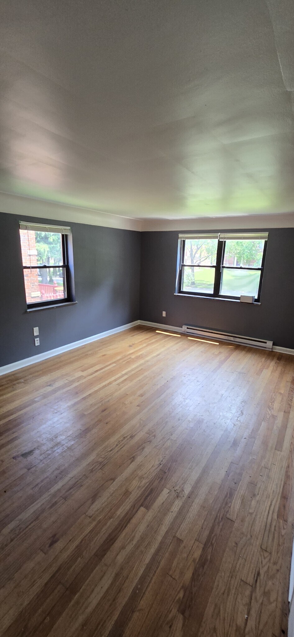 Building Photo - 7115 Eastlawn Dr