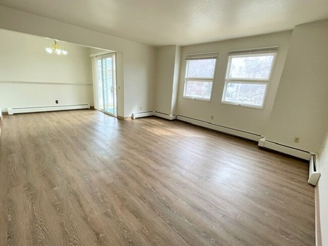 Building Photo - 3909 Malaspina Cir