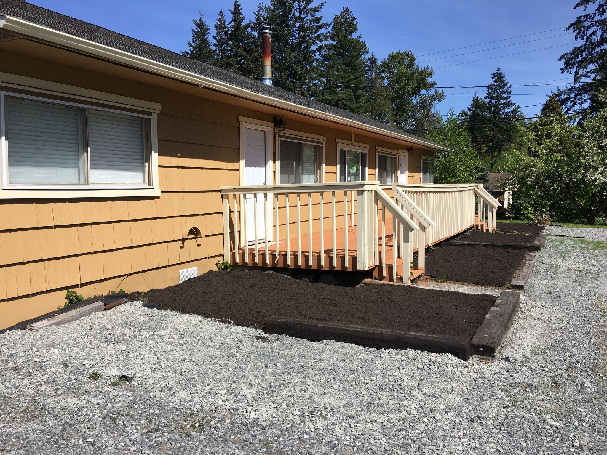 Building Photo - 2017 Gibson Rd