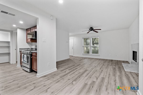 Building Photo - 8406 Lyndon Ln