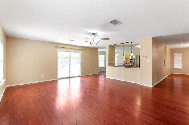 Building Photo - 1117 Del Roy Dr