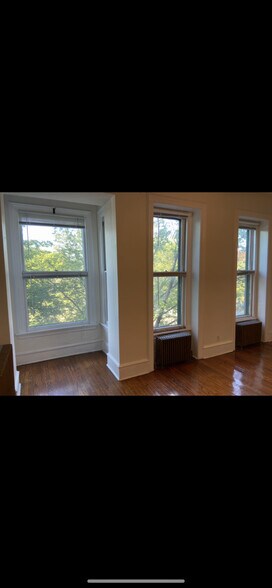 Building Photo - 498 Madison Ave