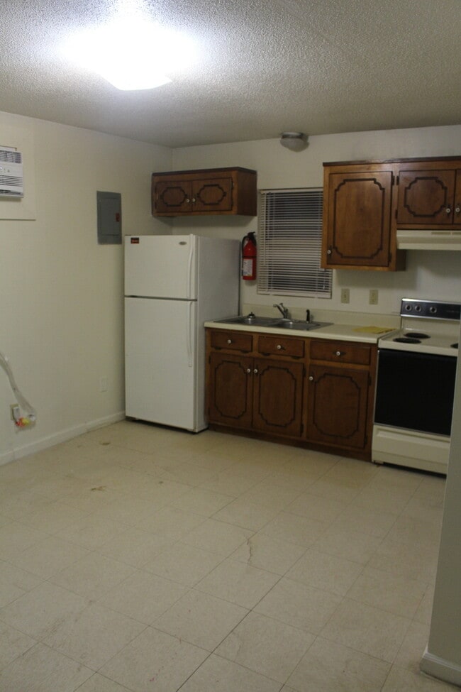 Building Photo - Adorable Studio Cottage in Central