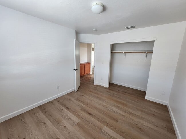 Building Photo - Beautiful 5 bed/4 bath home in Santa Nella!