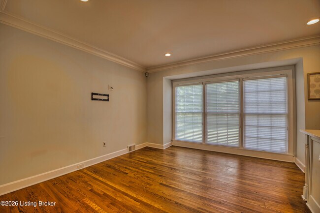 Building Photo - 711 Bedfordshire Rd