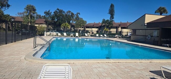 Building Photo - 760 S Village Dr