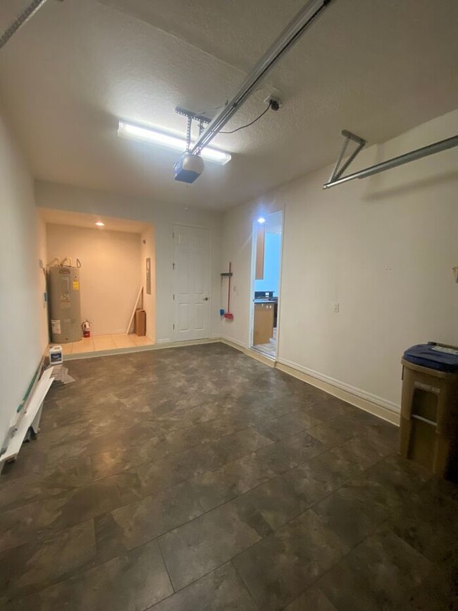 Building Photo - 3bed/2.5bath Townhome for Rent in Beautifu...