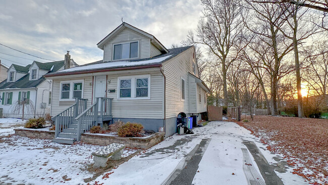 Building Photo - 53 Hessian Ave