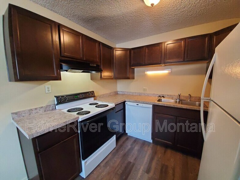 Building Photo - 911 Pattee Creek Dr