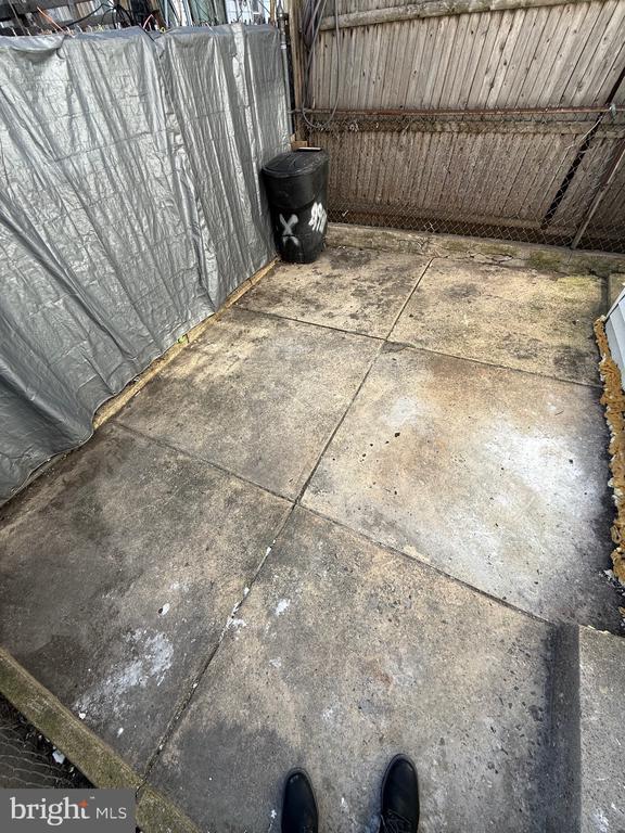 Building Photo - 2140 Ann St