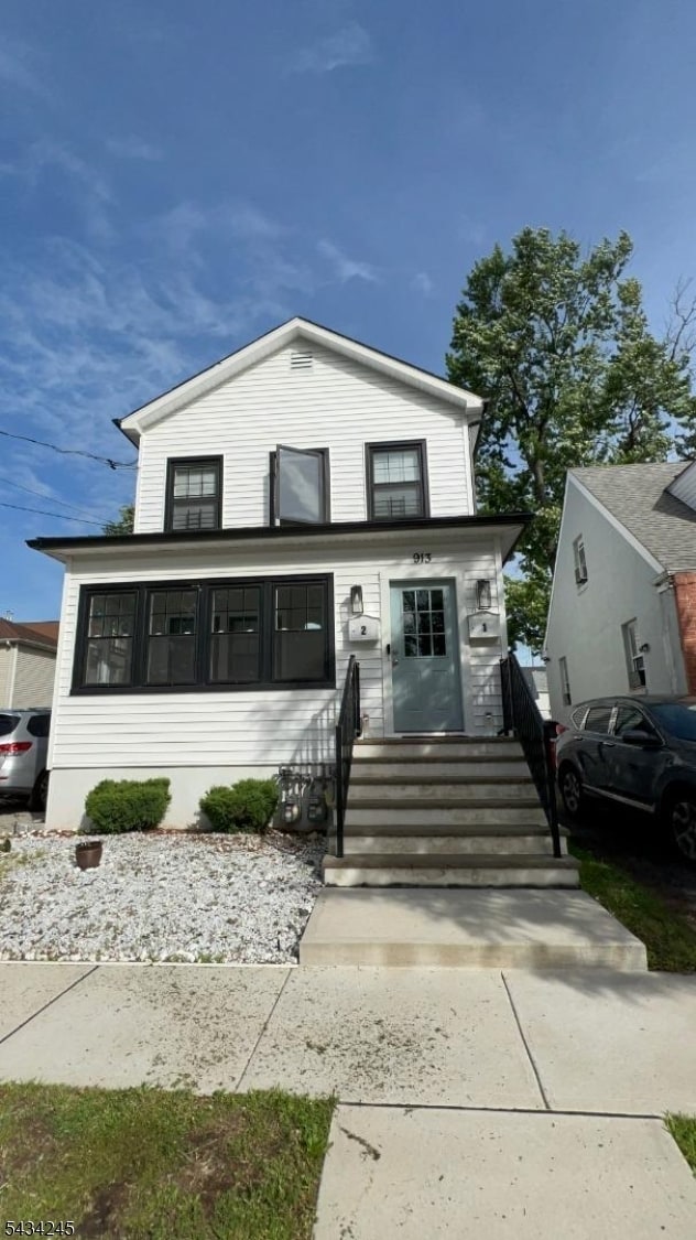 Building Photo - 913 Union St