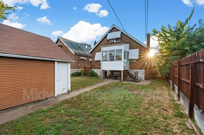 Building Photo - 8460 Edna St