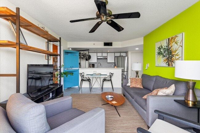 Building Photo - 3635 Seaside Dr