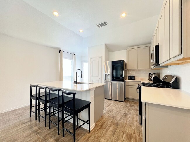 Building Photo - Modern and Beautiful - 3/BR and 2/BA Home ...