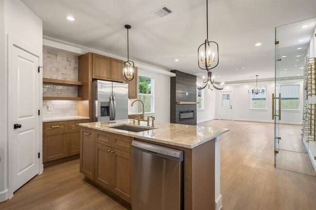 Building Photo - 884 Prosper St