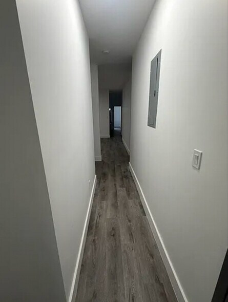 Building Photo - 25 Riverview Pl