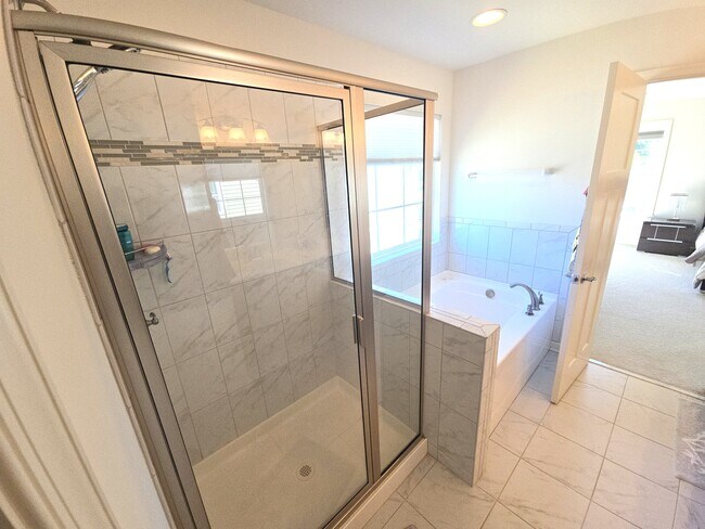 Building Photo - 1129 Flower St