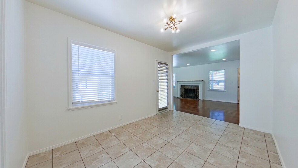 Building Photo - 3250 Las Lunas St