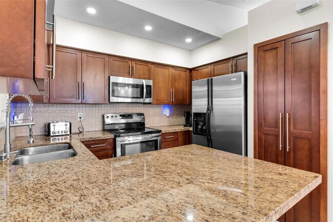 Building Photo - 9532 SW 154th Pl