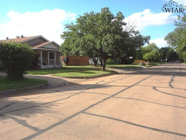 Building Photo - 2113 Taylor St