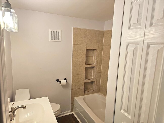 Building Photo - 939 Green Mt Ln