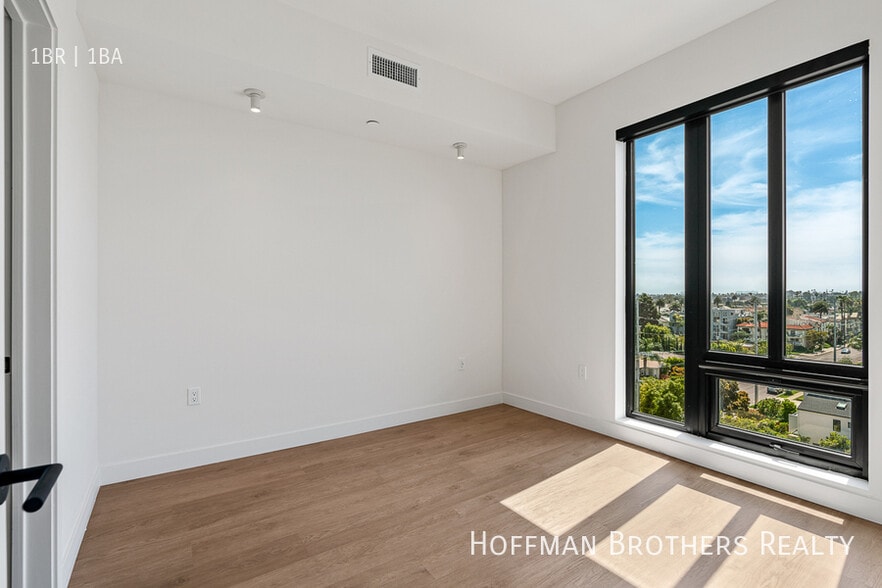 Building Photo - 10700 Tabor St