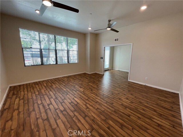 Building Photo - 501 W Maple Ave