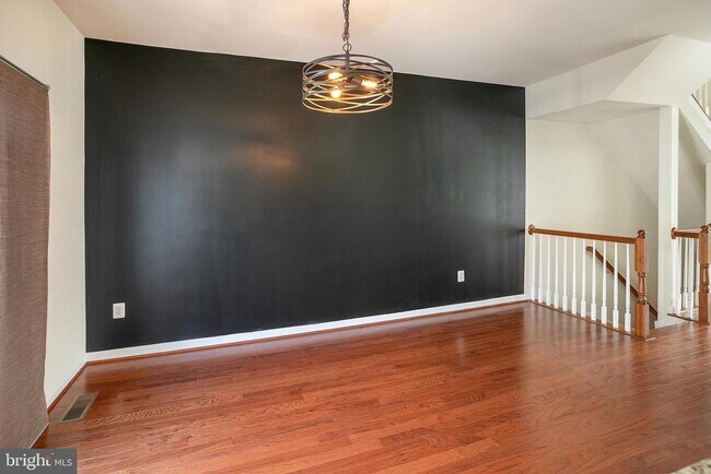 Building Photo - 2887 Falkirk Alley