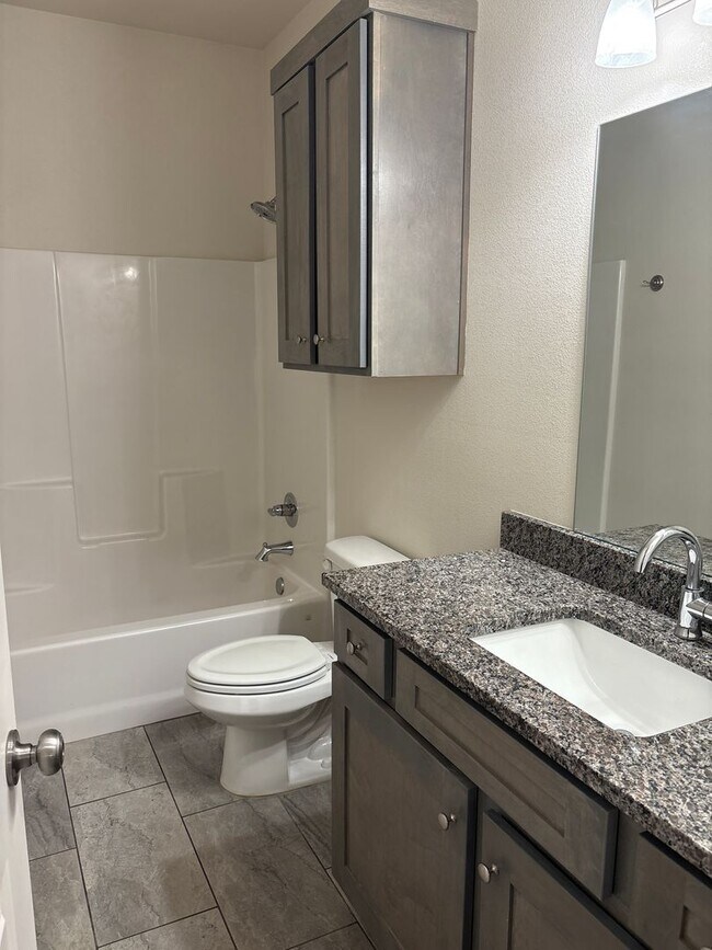 Building Photo - Comfort and style that won’t stretch your wallet