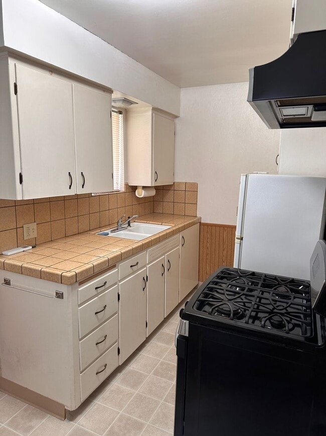 Building Photo - East Sacramento 1 Bed House with Garage
