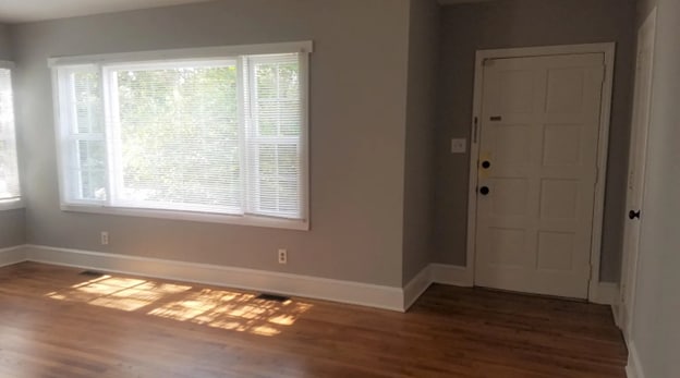 Building Photo - Spacious 3 Bedroom Home