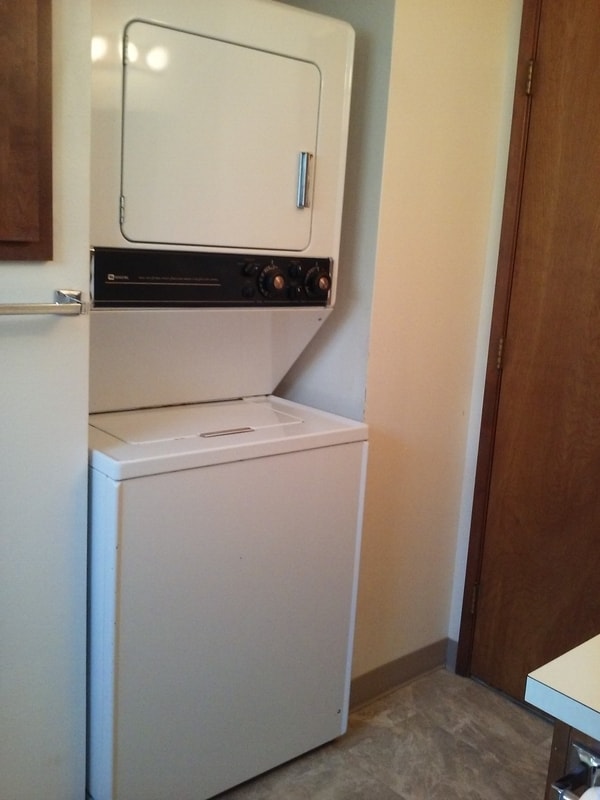 Building Photo - 2152 NW North Hill Dr