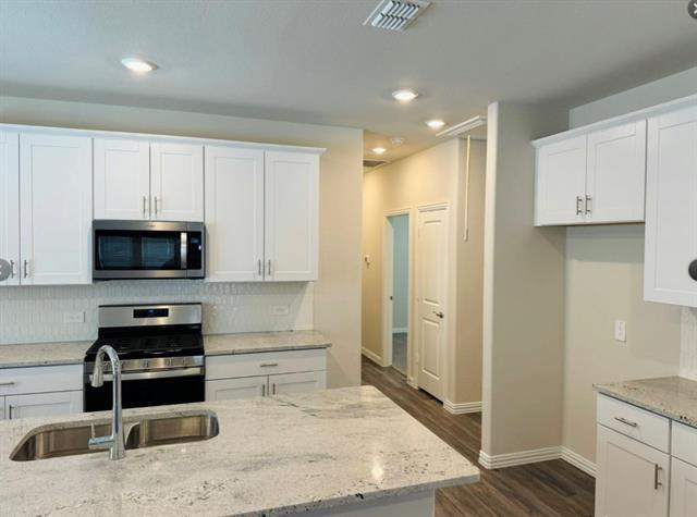 Building Photo - 205 Travine Dr