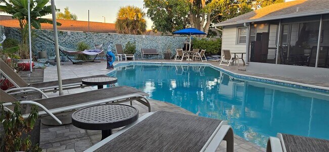 Building Photo - 6104 Bonnie Brook Blvd