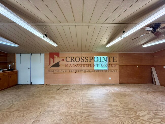 Building Photo - Waterfront 2 Bedroom, 2.5 Bathroom Home!