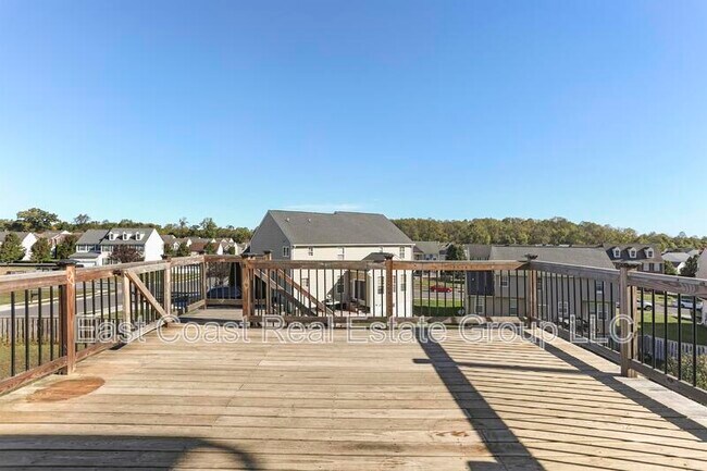 Building Photo - 116 Celadon Dr