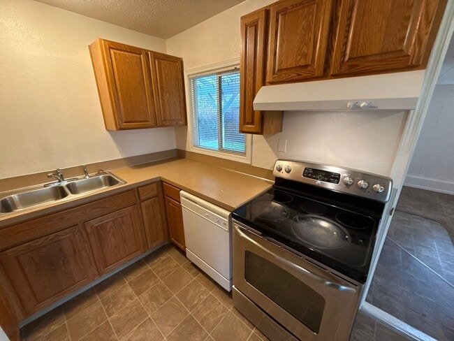 Building Photo - 1215 NW 11th St