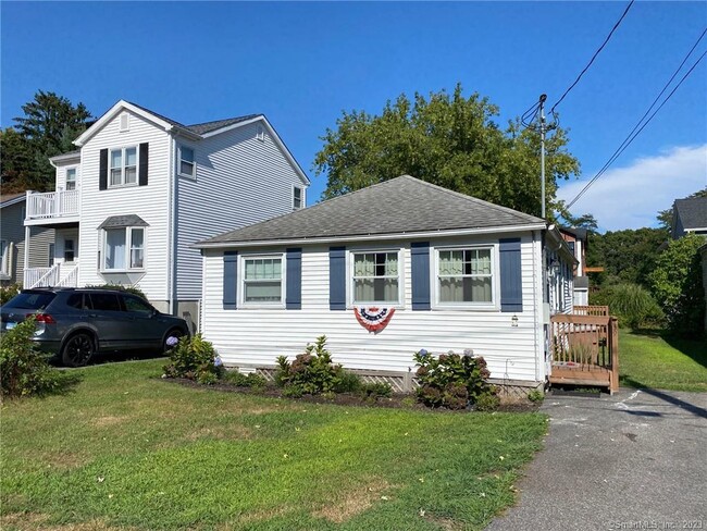 Primary Photo - 39 Brockett Rd