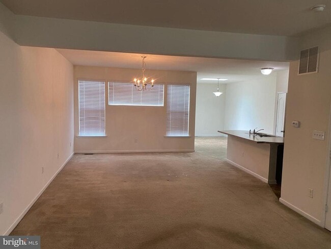 Building Photo - 1113 S Olmsted Pkwy